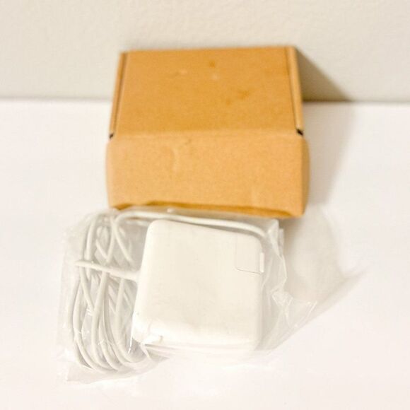 3/$35 Replacement AC Adapter Model No:A1194/A1330/A 1344/A1435 - Picture 1 of 2